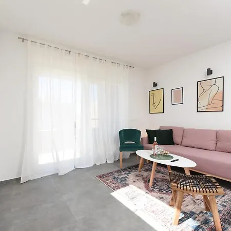 Novi Apartman Franka Apartment Zadar